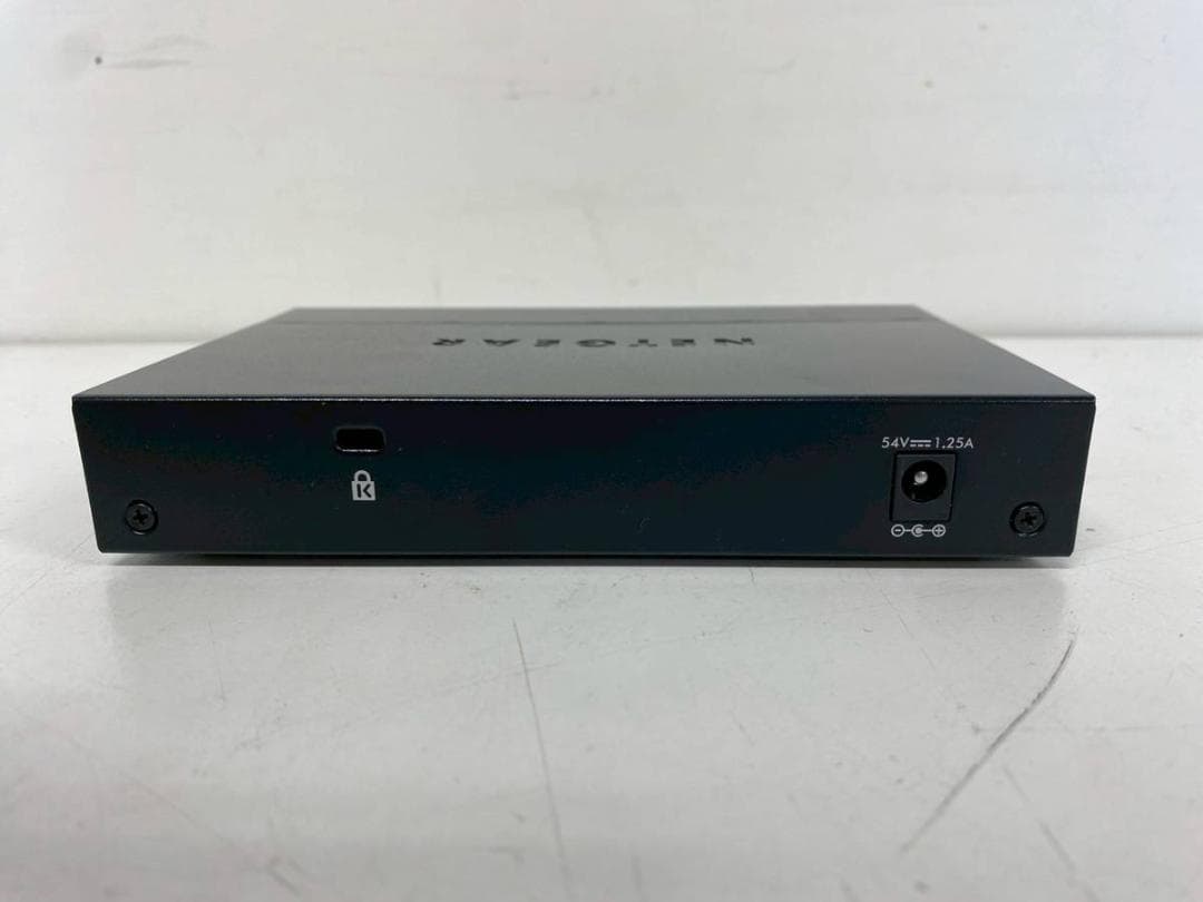 NETGEAR ギガビット5ポート アンマネージスイッチ GS305P