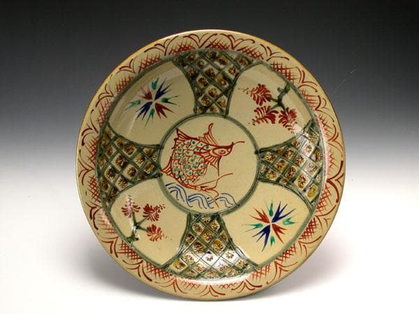 琉球壷屋焼 陶真窯 相馬正和 作 琉球赤絵魚文尺皿