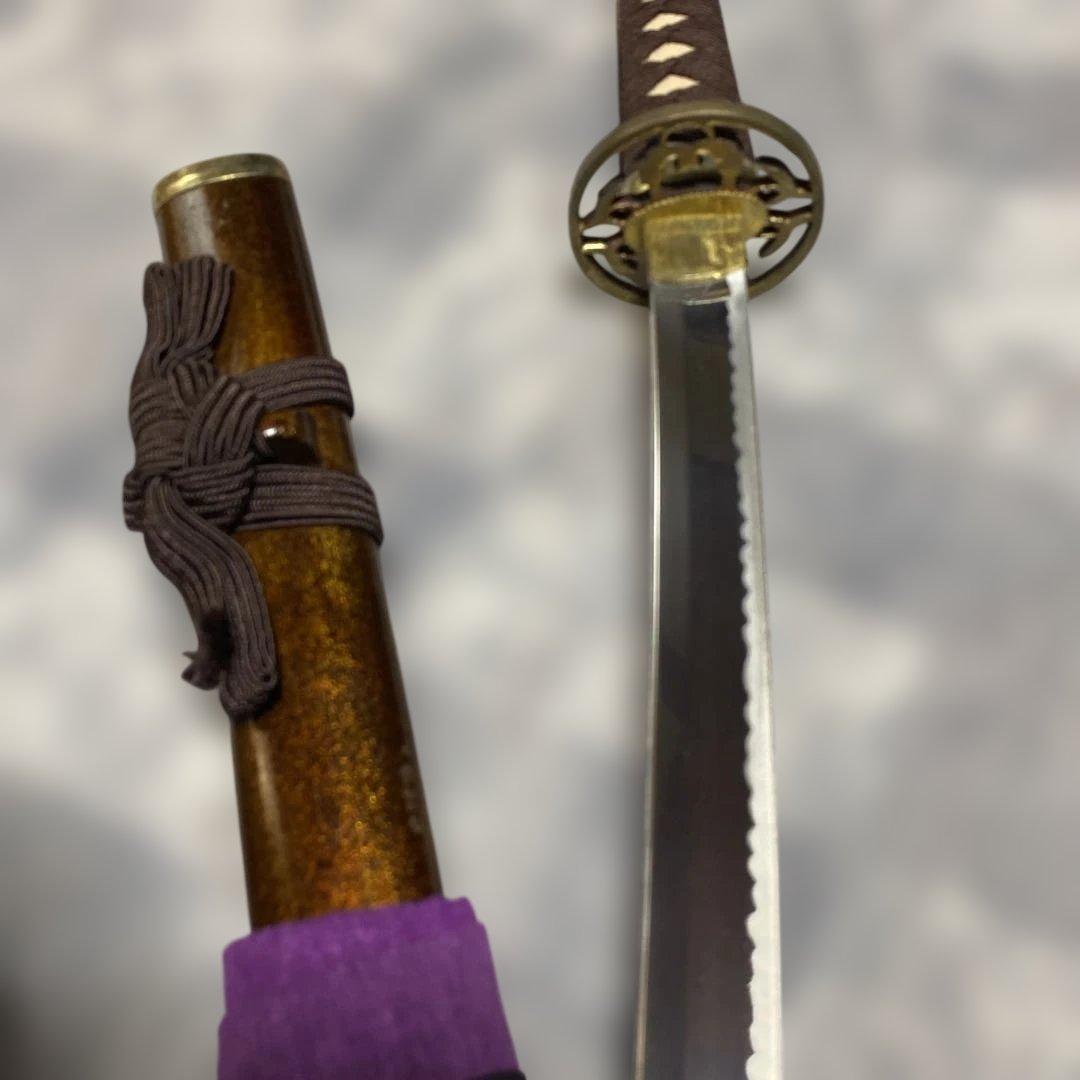 軽量模造刀(刀袋付) 茶柄 透し丸鍔 金口金尻梨地呂鞘