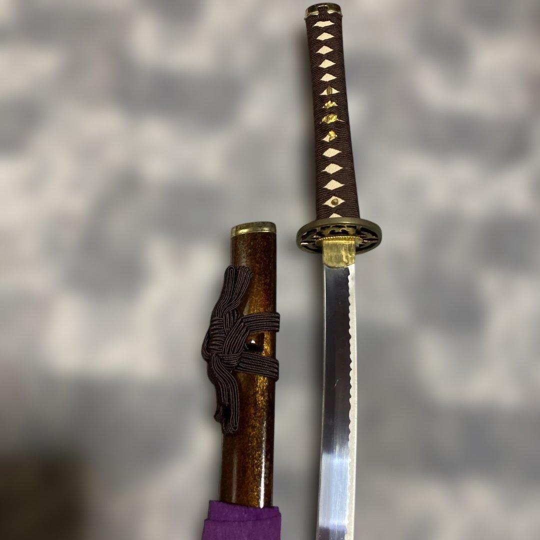 軽量模造刀(刀袋付) 茶柄 透し丸鍔 金口金尻梨地呂鞘