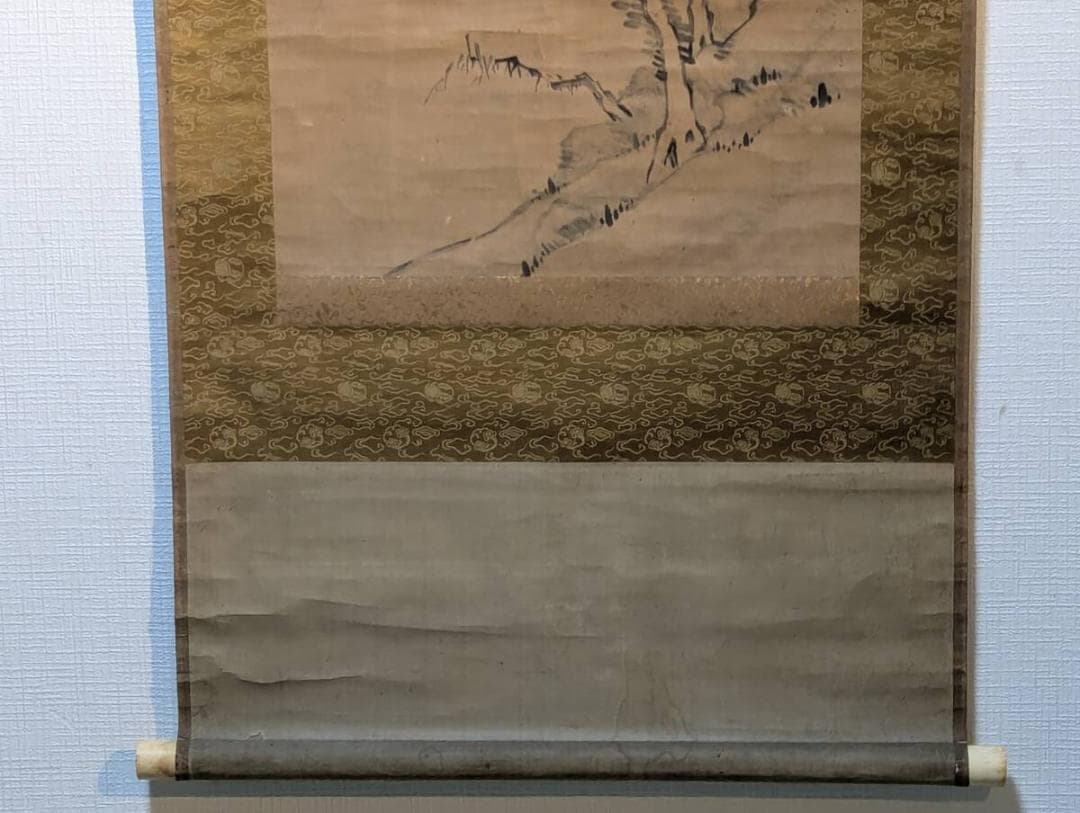 真作】掛軸　古雅なる山水人物画　橋を渡る旅人図　墨彩山水掛軸　U147