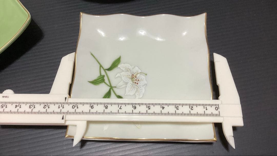 深川製磁　君島一郎　白百合、百合、カップ&ソーサー 、湯呑み茶碗&茶托　小皿