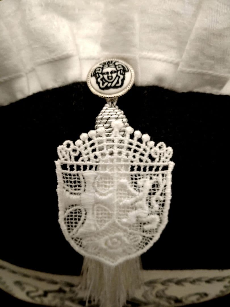 ※フランスアンティーク　イニシャル手刺繍　トワルドジュイ　クッション