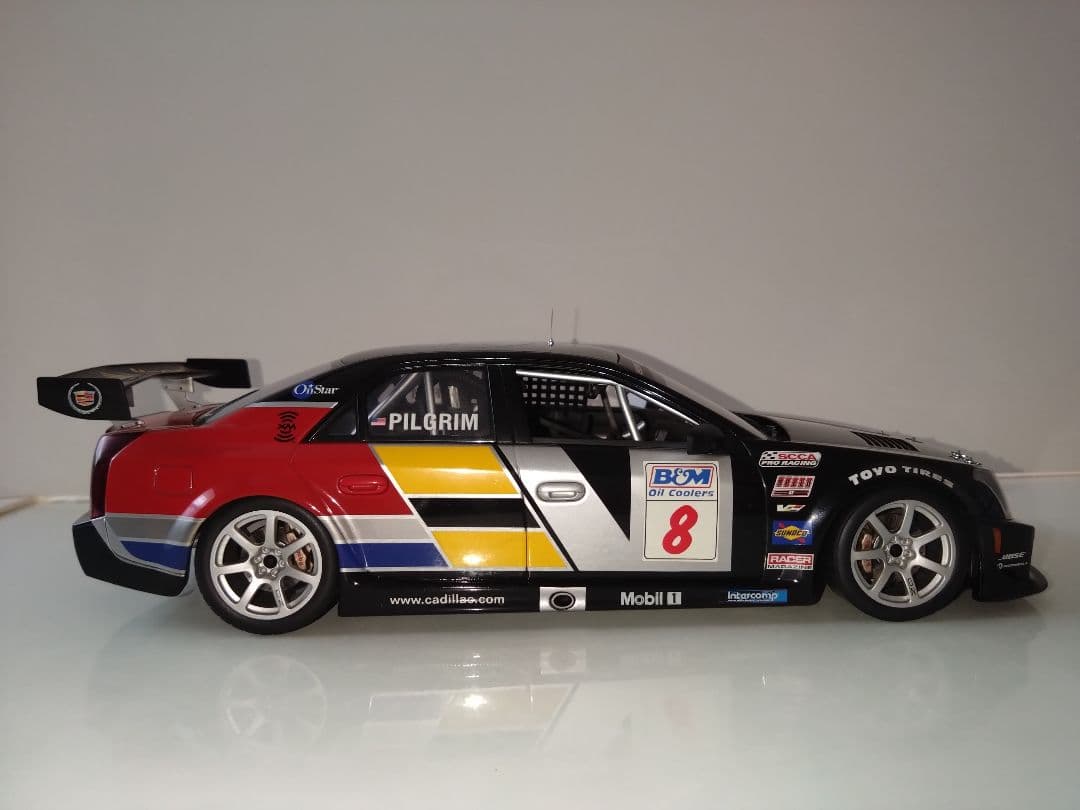 Cadillac ミニカー レーシングカー 1/18