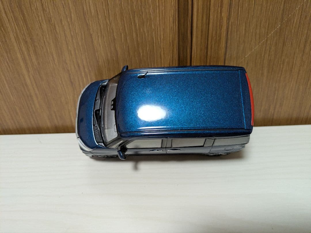 カラーサンプル 1/30 トヨタ ルーミー レーザーブルークリスタルシャイン