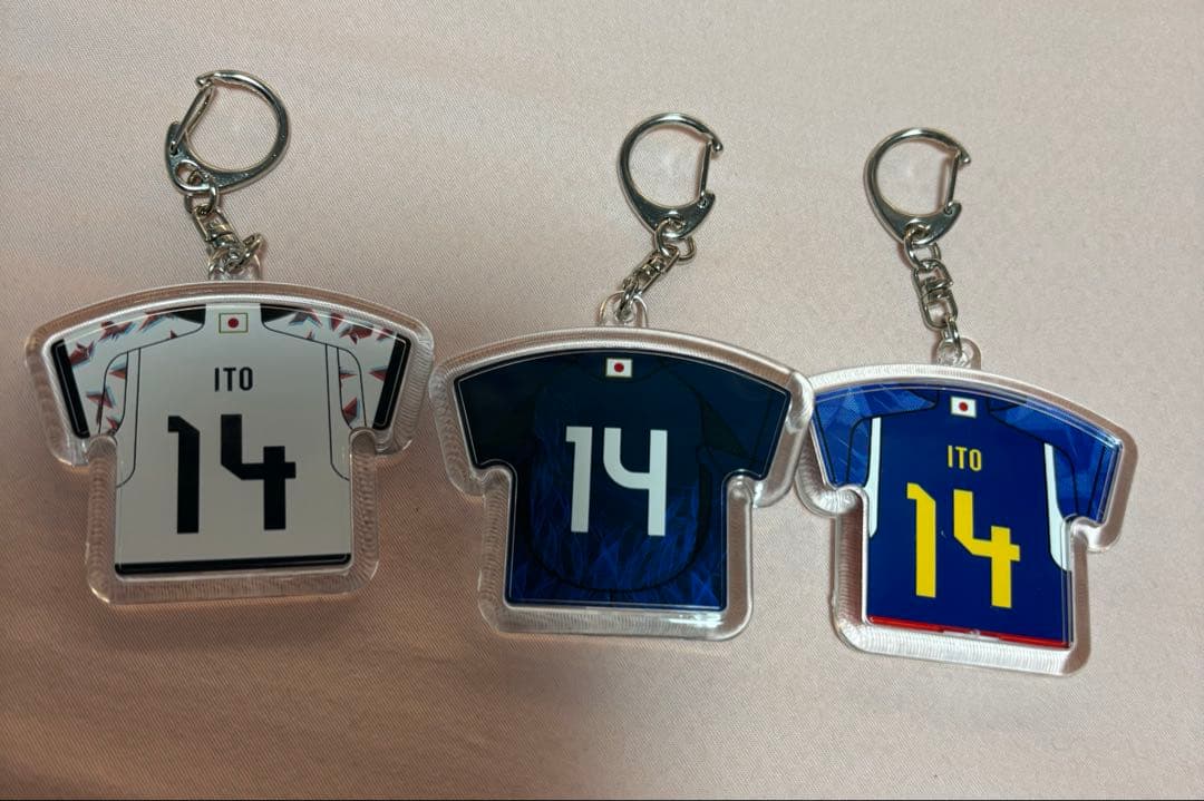 サッカー日本代表 プレーヤーズユニフォームキーホルダー 伊東純也 3点セット