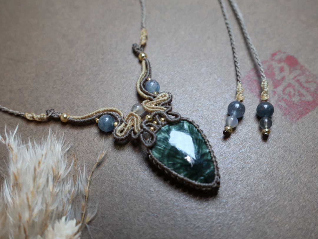 m*e様 セラフィナイト　マクラメ　ネックレス