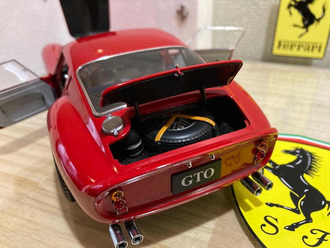 ミニカー FERRARI 250 GTO 1:18