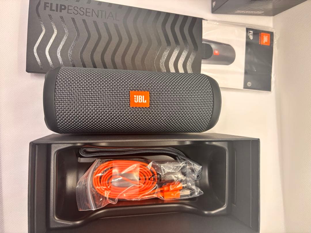 JBL　FLIP ESSENTIAL Bluetoothスピーカー