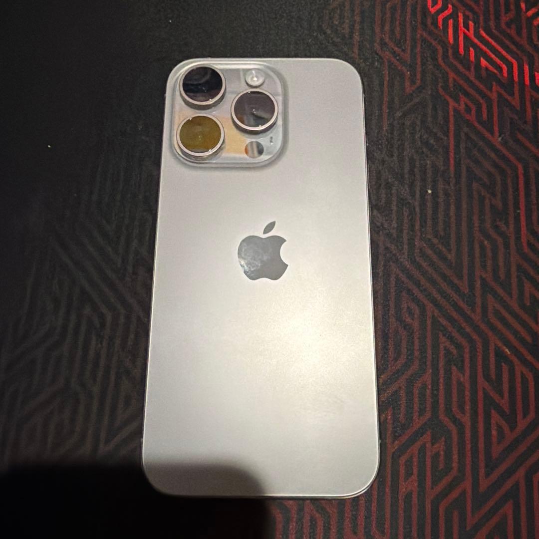 Apple iPhone 15 Pro 本体 256GB 美品