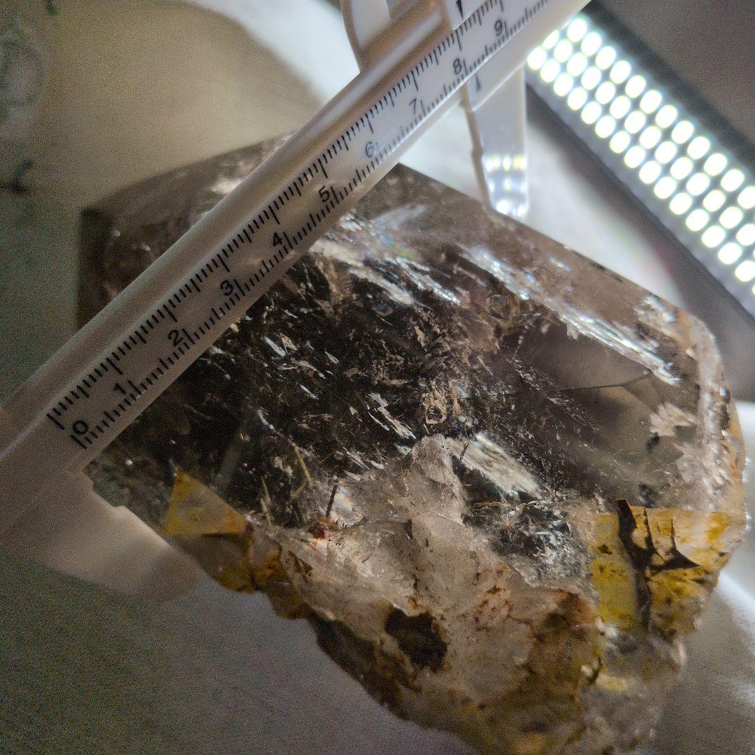 スモーキークォーツ ポイント型 置物 木製台座付き