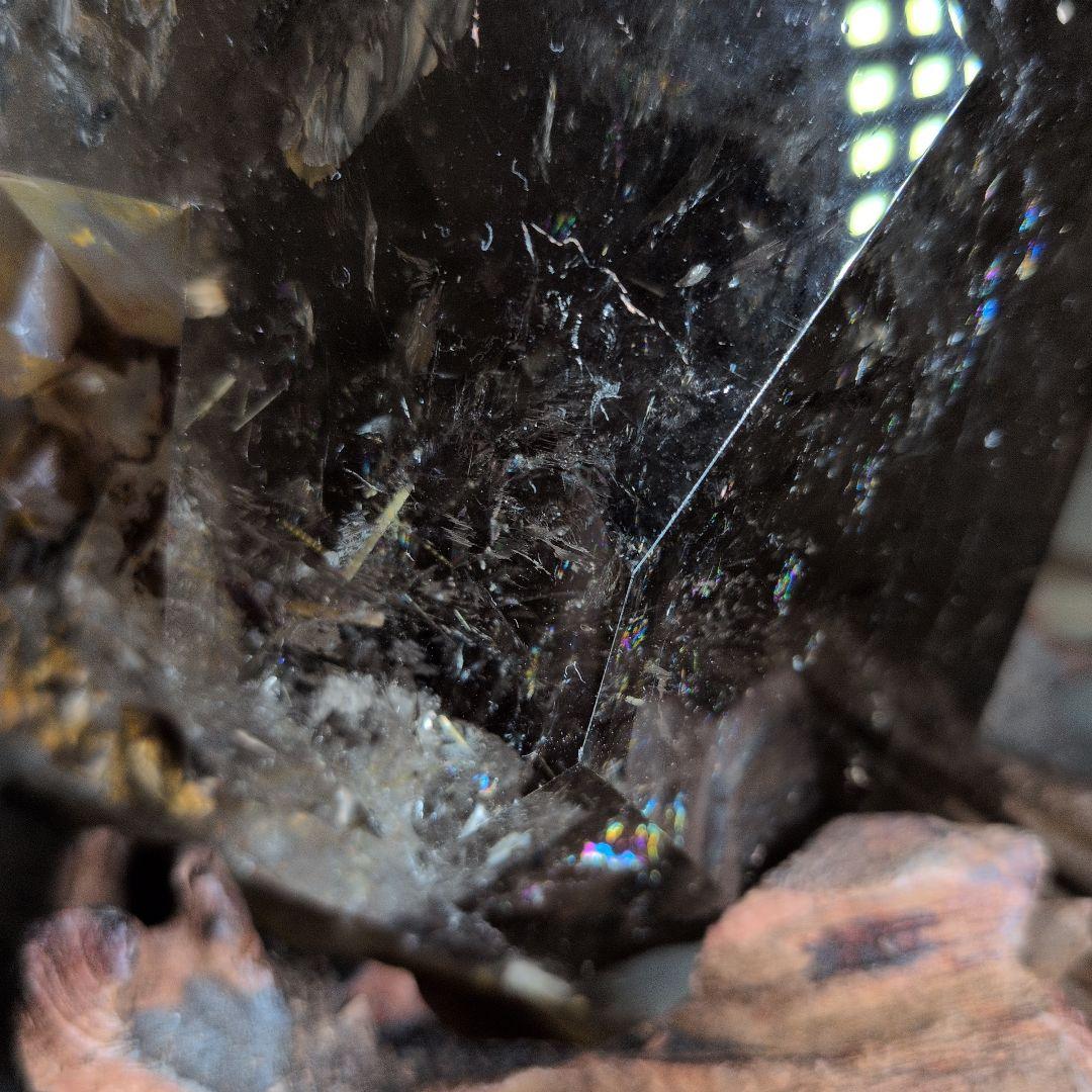 スモーキークォーツ ポイント型 置物 木製台座付き