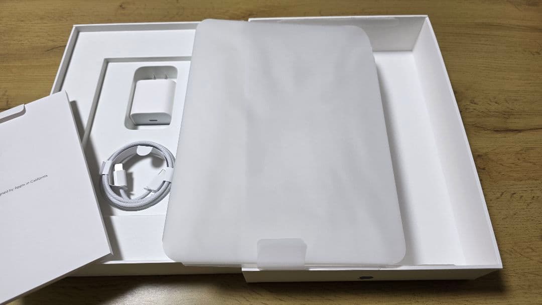 iPad A16 128GB Magic Keyboard Folio セット