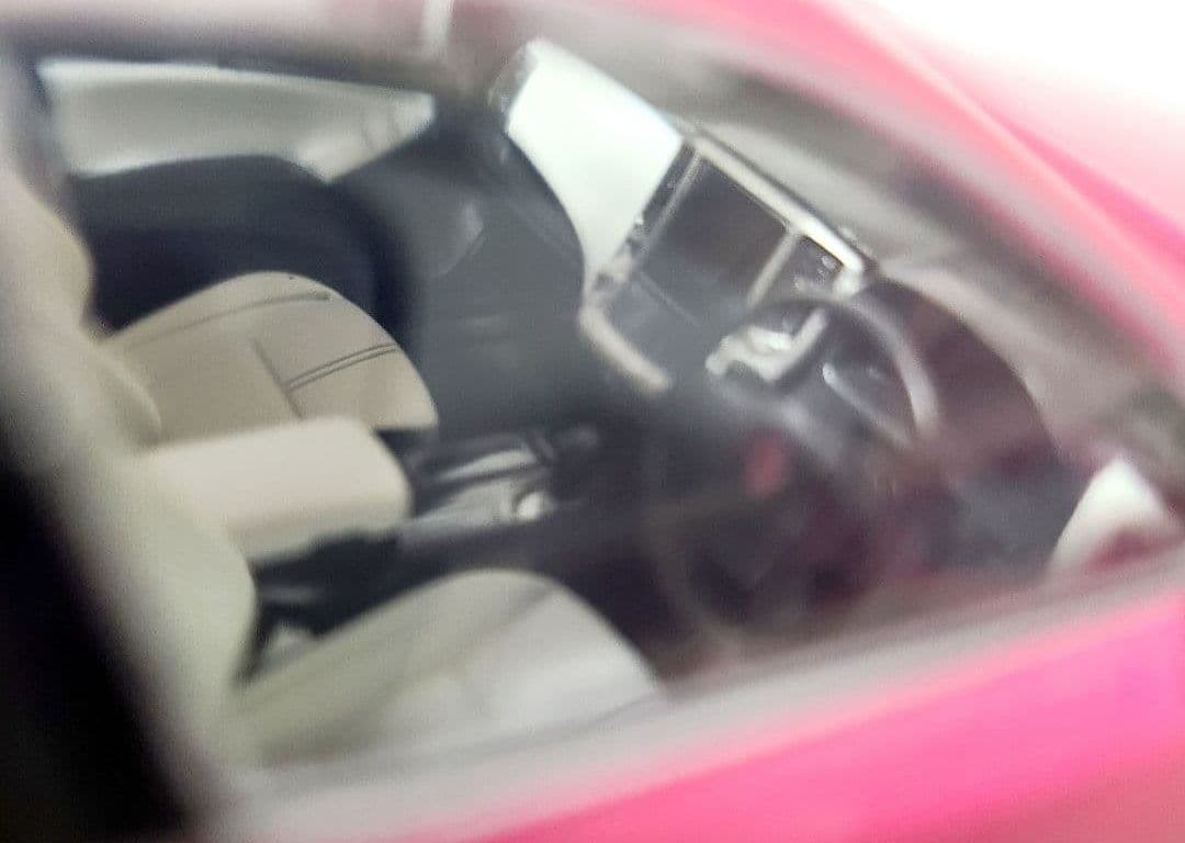 トヨタ 210系クラウンアスリートG ピンク カラーサンプル