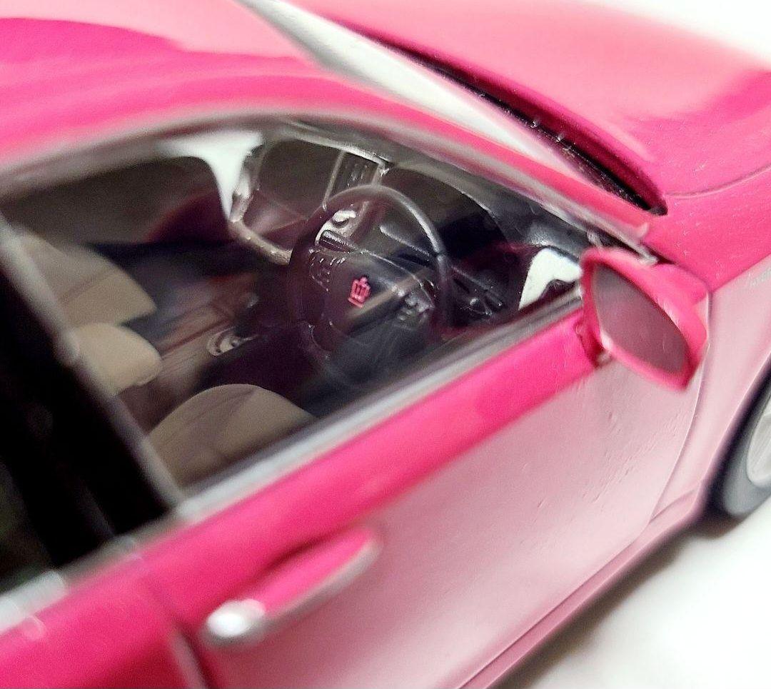 トヨタ 210系クラウンアスリートG ピンク カラーサンプル