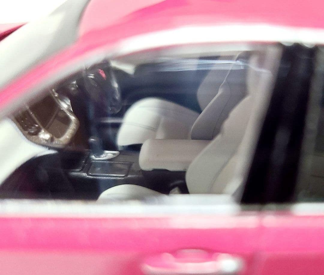 トヨタ 210系クラウンアスリートG ピンク カラーサンプル