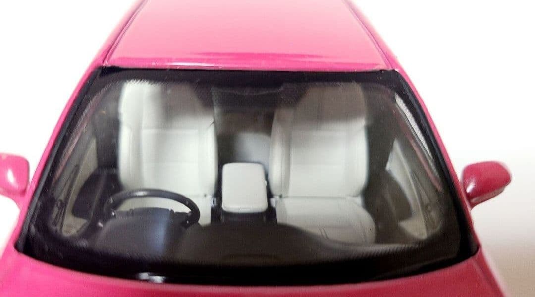 トヨタ 210系クラウンアスリートG ピンク カラーサンプル