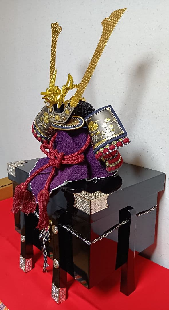 吉徳大光　兜　秋草模様　彫金