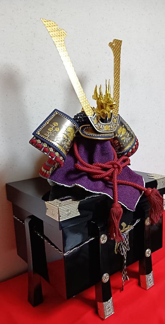 吉徳大光　兜　秋草模様　彫金