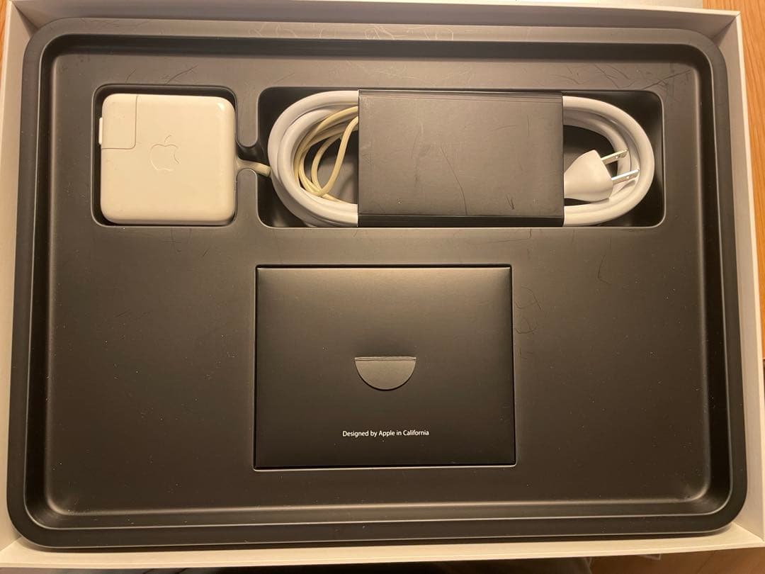 MacBook Air (13-inch, Early 2015) 本体　箱付き