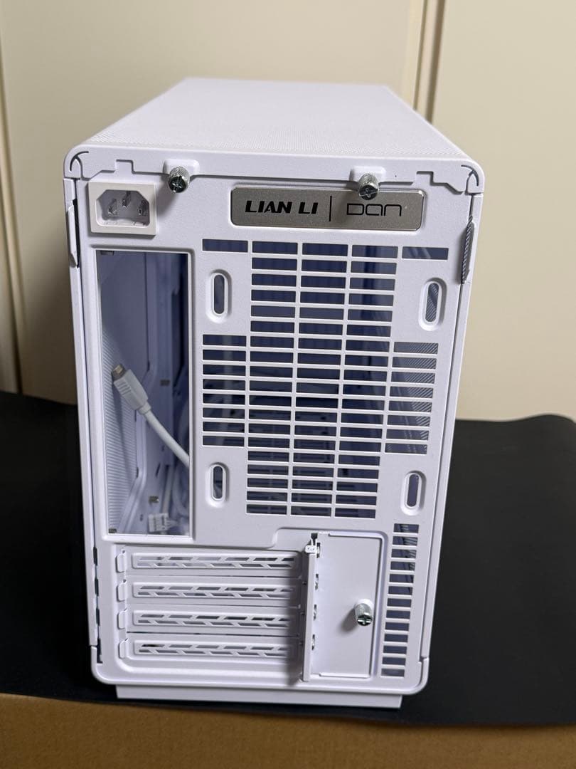 Lian Li A3-mATX ホワイト メッシュパネルモデル　PCケース