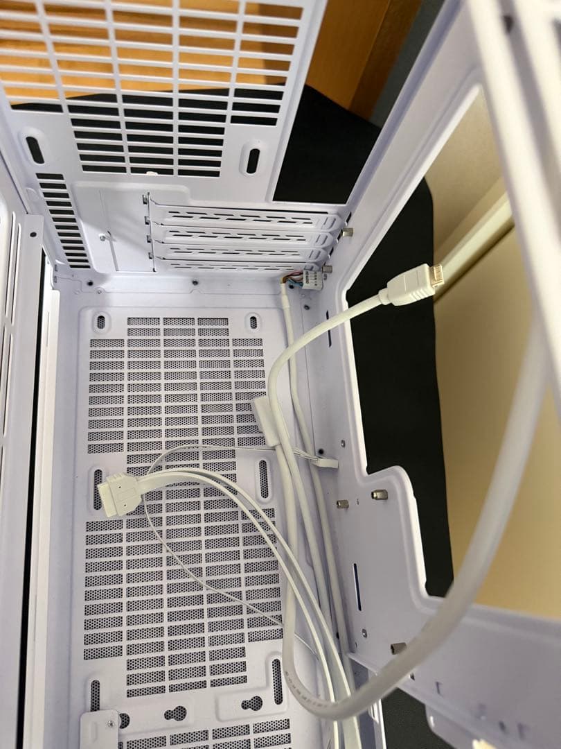 Lian Li A3-mATX ホワイト メッシュパネルモデル　PCケース