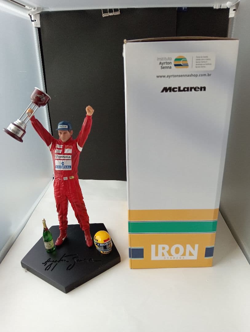 アイルトン・セナ フィギュア トロフィー付き1/10 ART SCALE
