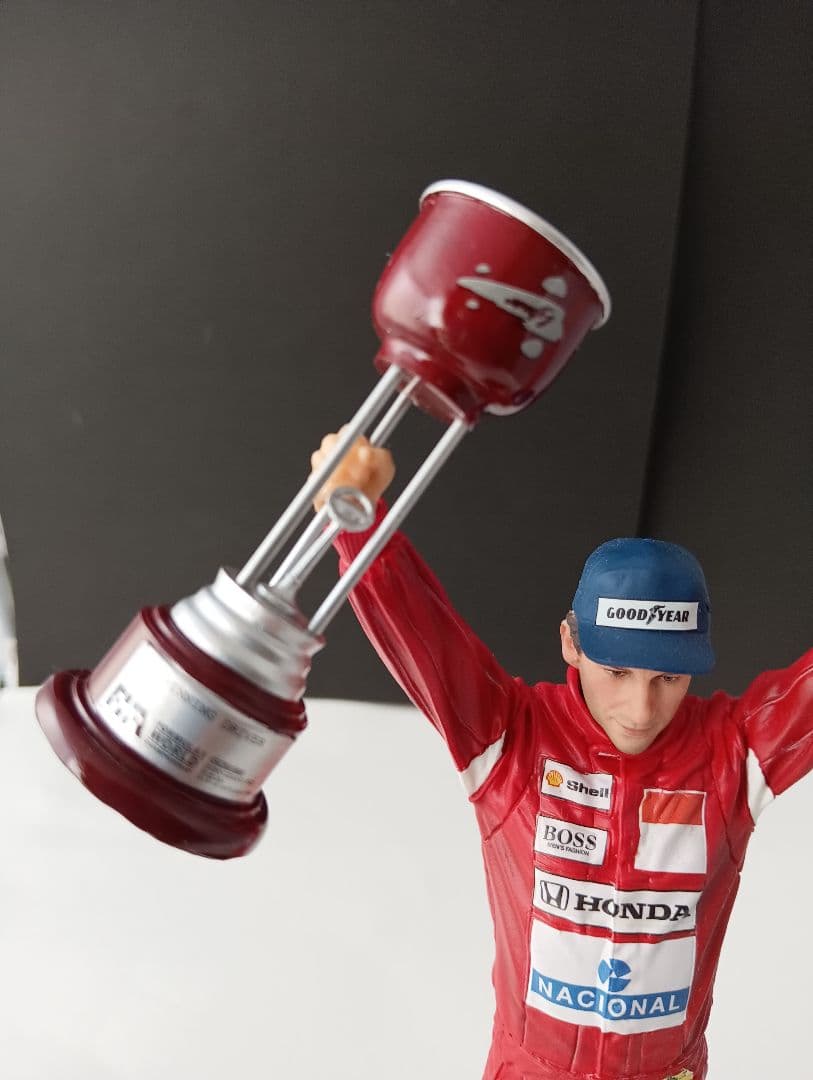 アイルトン・セナ フィギュア トロフィー付き1/10 ART SCALE