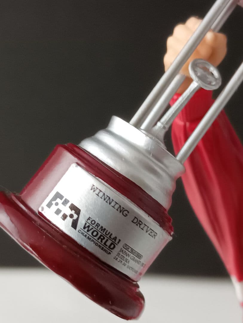 アイルトン・セナ フィギュア トロフィー付き1/10 ART SCALE