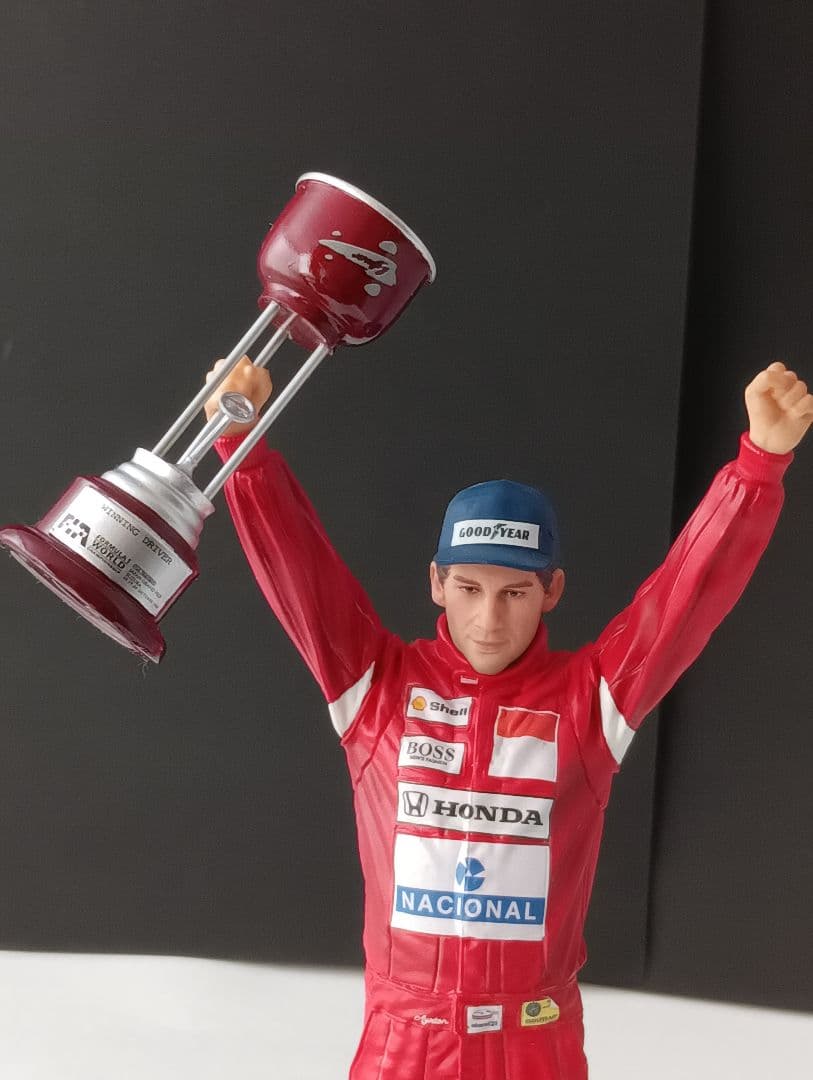 アイルトン・セナ フィギュア トロフィー付き1/10 ART SCALE
