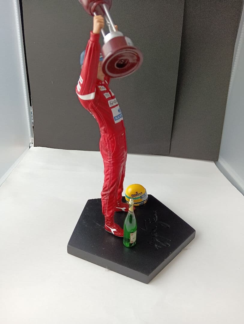 アイルトン・セナ フィギュア トロフィー付き1/10 ART SCALE
