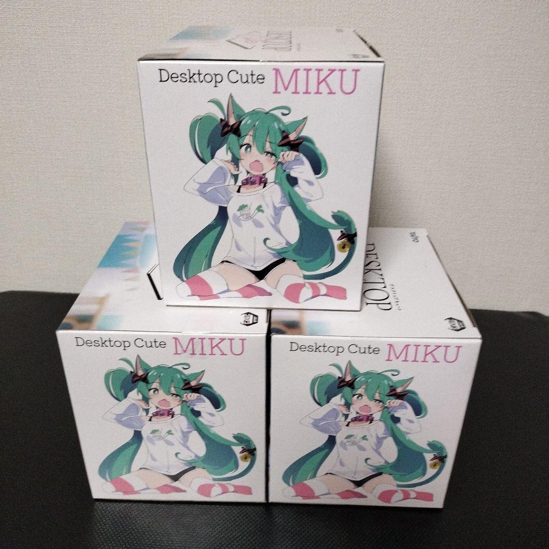 初音ミク Desktop Cute フィギュア 猫耳Ｔシャツ　3個セット