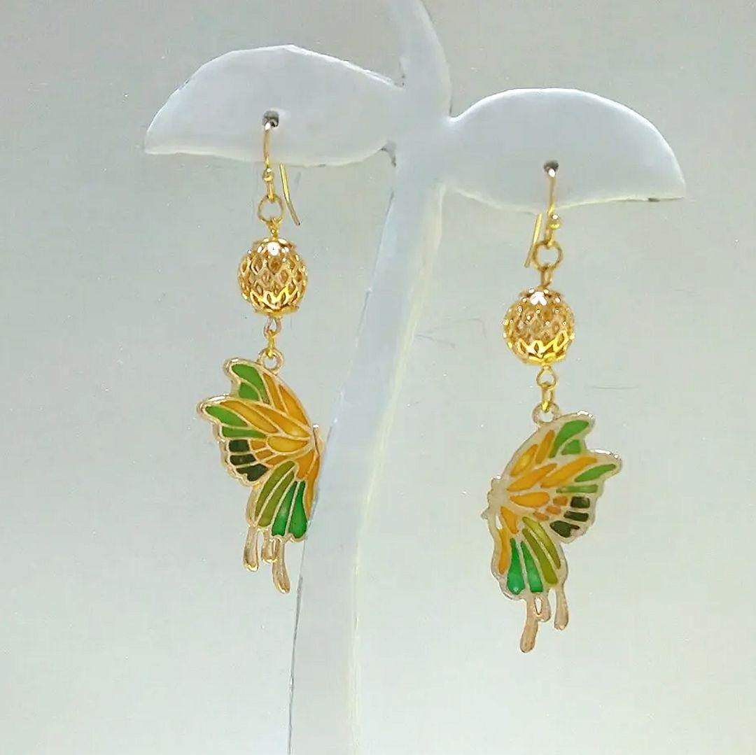 【494】アゲハ蝶のピアス／イヤリング／透かしビーズ