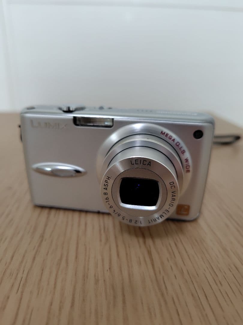 LUMIX DMC-FX01 シルバー 本体とバッテリー