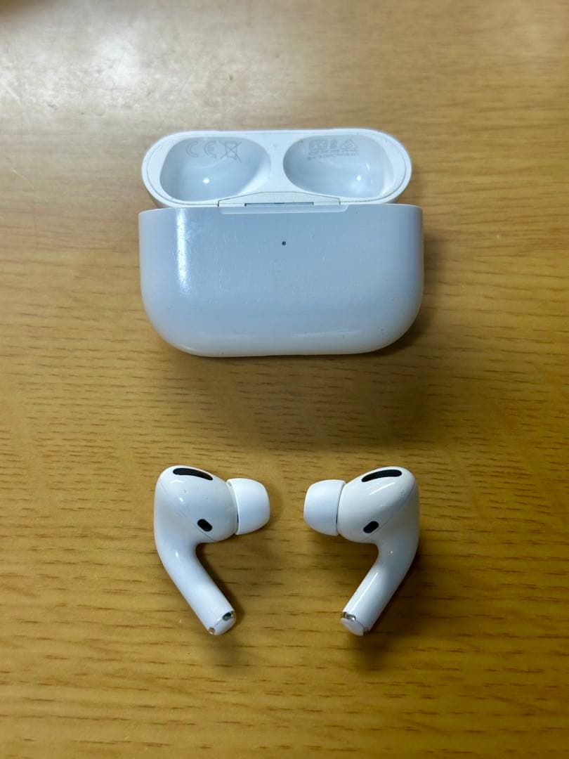 ささだんご様　AirPodspro RORRY充電器