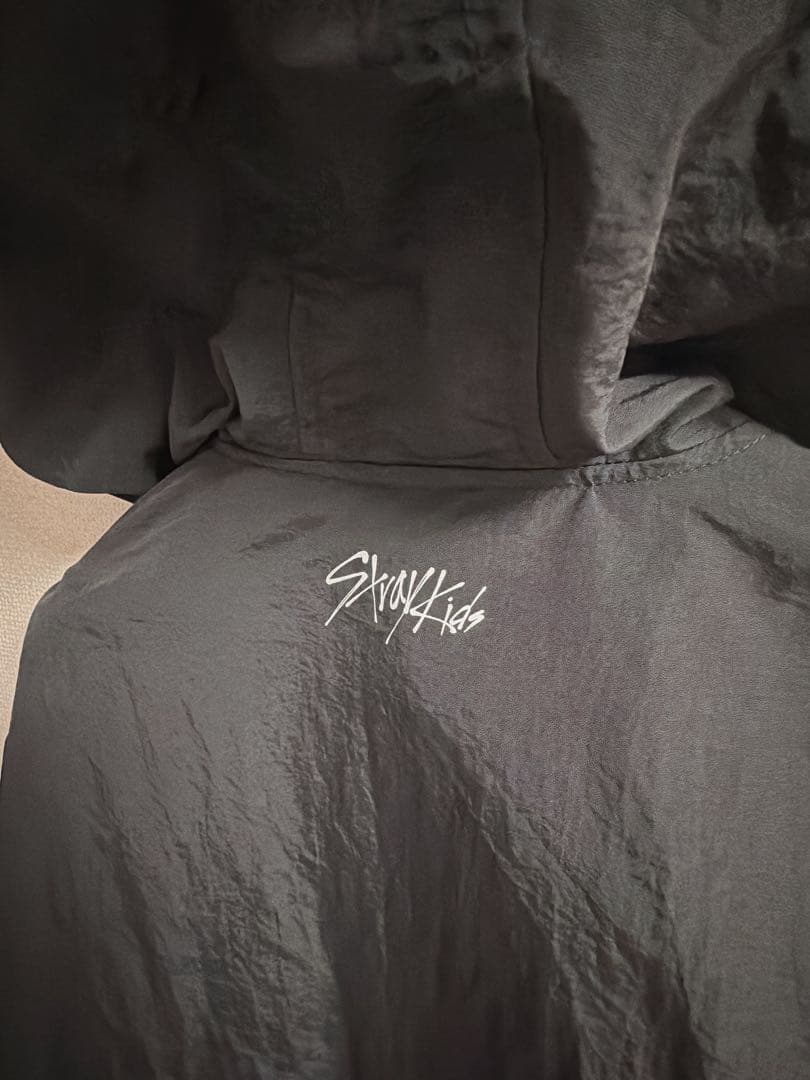 スキズ♡ウィンドブレーカー♡Lサイズ