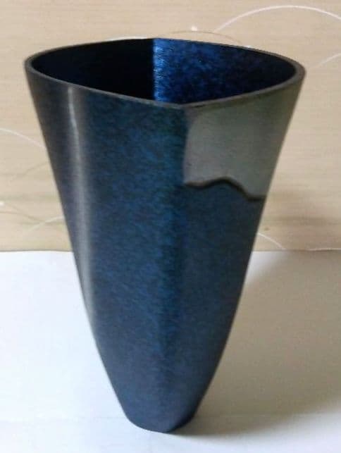 花器　合金　中板付き