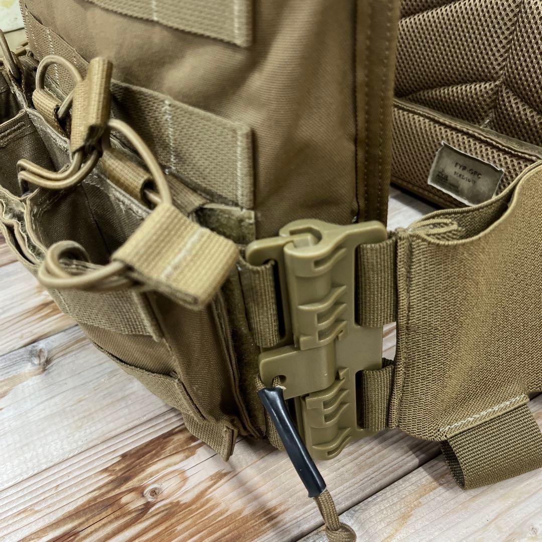 tyr プレキャリ　プレートキャリア　コヨーテ　サバゲー　m4