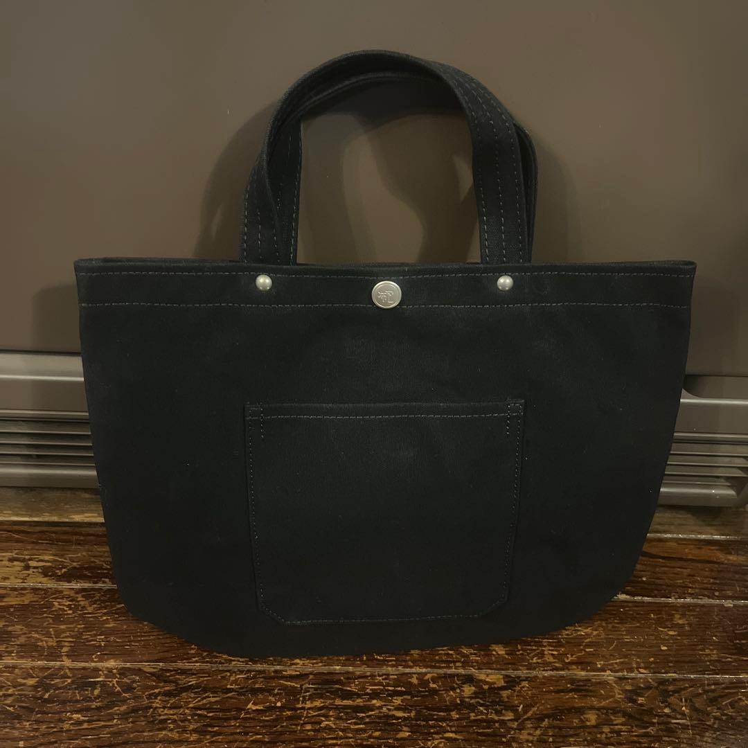 一澤系出品ラスト　黒の円底トート未使用新品