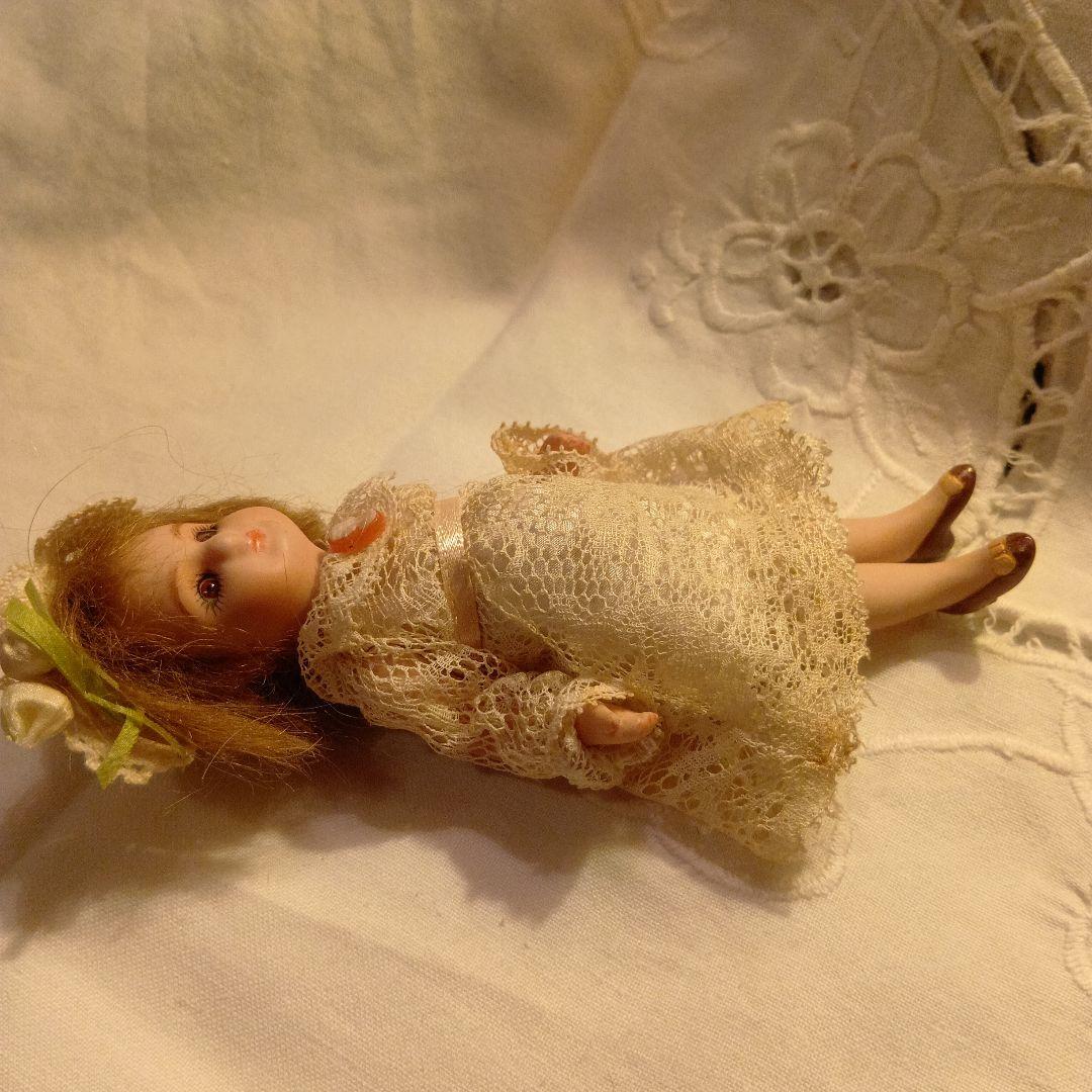 KR♥レースのお洋服が素敵なヴィンテージビスクドール　ミニョネット♥