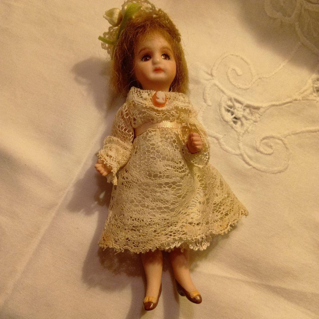 KR♥レースのお洋服が素敵なヴィンテージビスクドール　ミニョネット♥