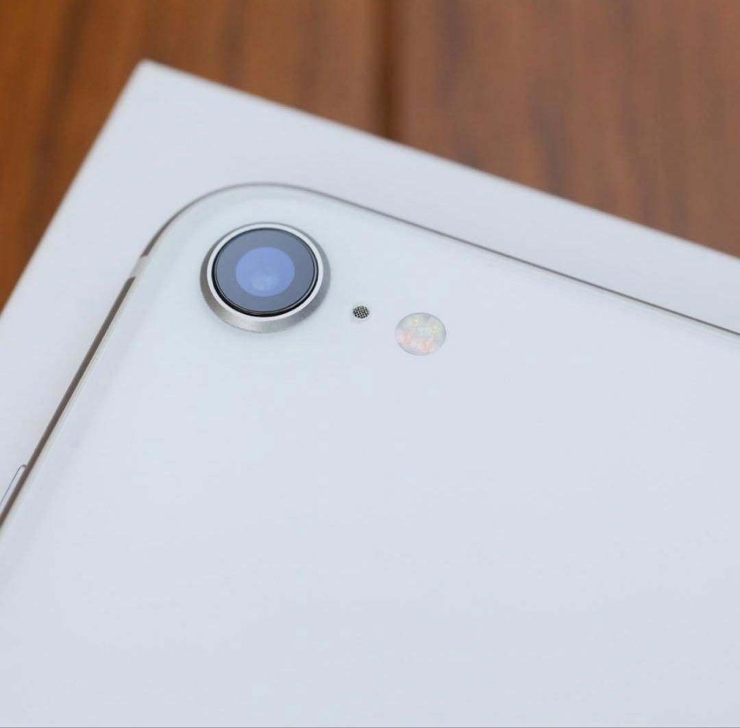 iPhone SE 第2世代 64GB SIMフリー ホワイト