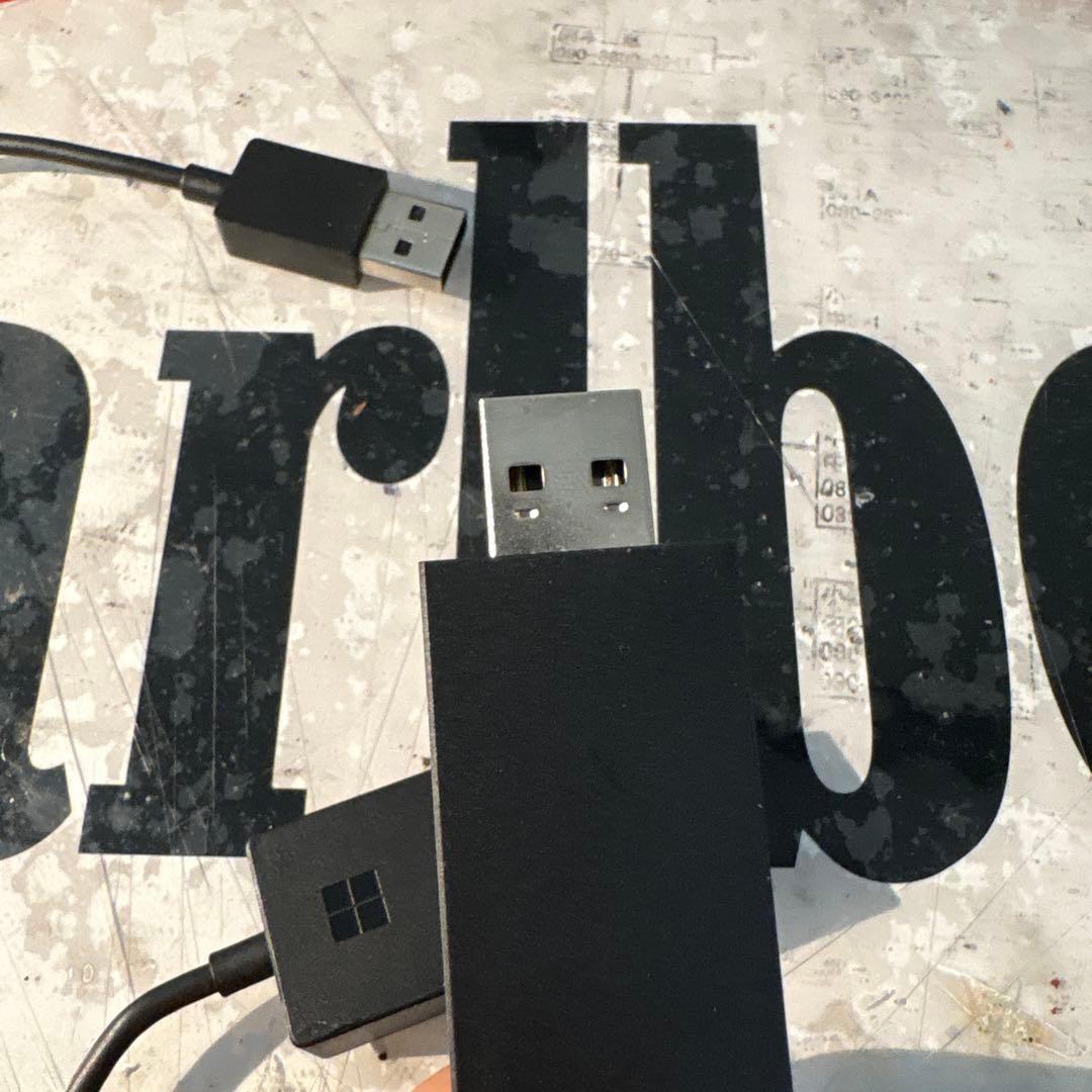 Microsoft ワイヤレス ディスプレイ アダプター　本体のみ動作確認済み