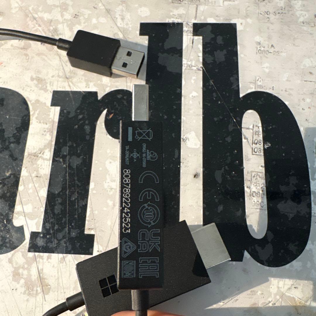 Microsoft ワイヤレス ディスプレイ アダプター　本体のみ動作確認済み