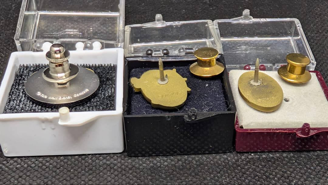 現品限り TDL 関係者 キャッスル・勤続1年10年 キャストピンバッジ セット