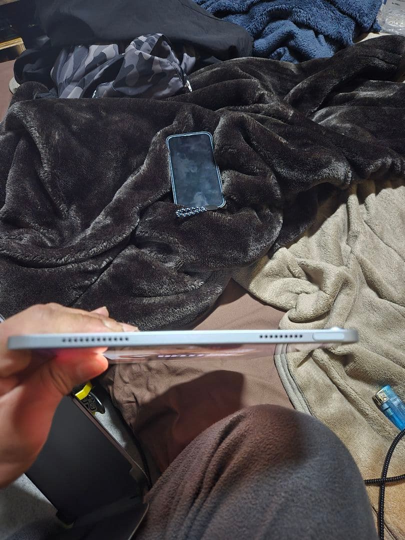 iPad Air M3 11インチ128GB （MOFTケース付 箱付 付属無）