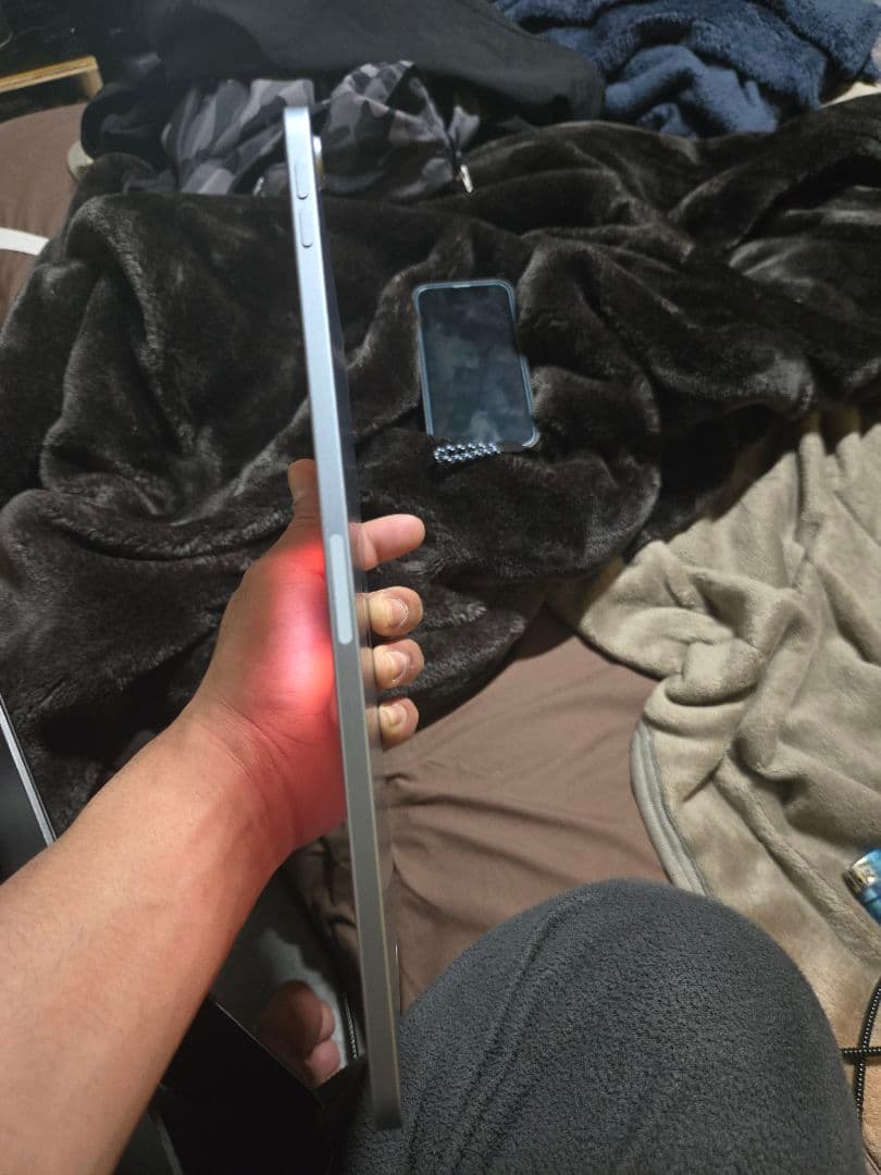 iPad Air M3 11インチ128GB （MOFTケース付 箱付 付属無）