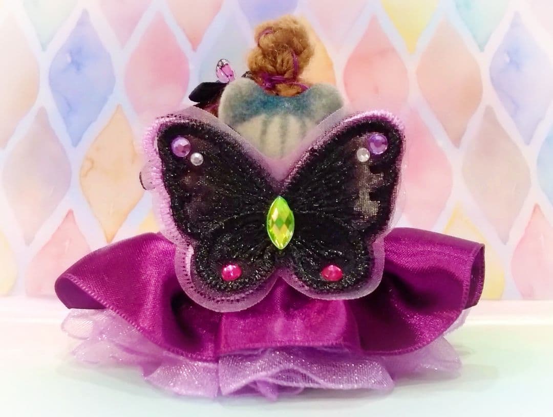 【ノア】ドール　赤ちゃん　ドレス　服　蝶　ちょうちょ　ジュエリー　キラキラ