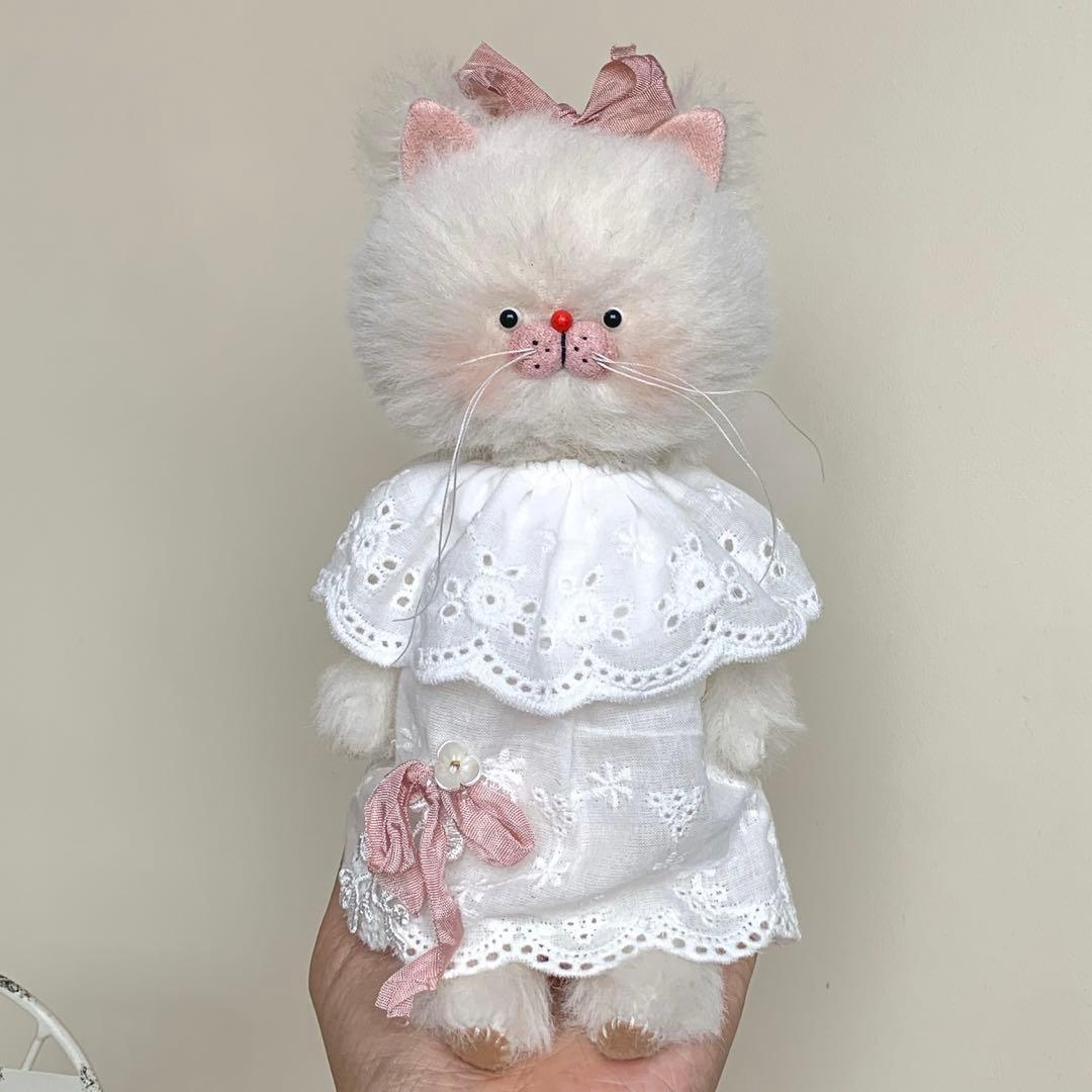 コットンキャンディ白猫 ぬいぐるみ ハンドメイド 海外作家様 アーティストベア