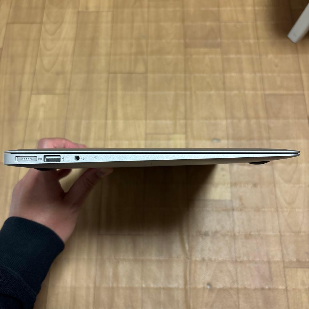 MacBook Air 13インチ Mid 2012 /最新OS Sequoia